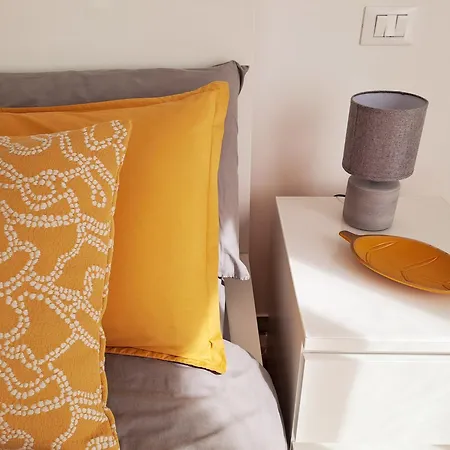Aura Apartment *